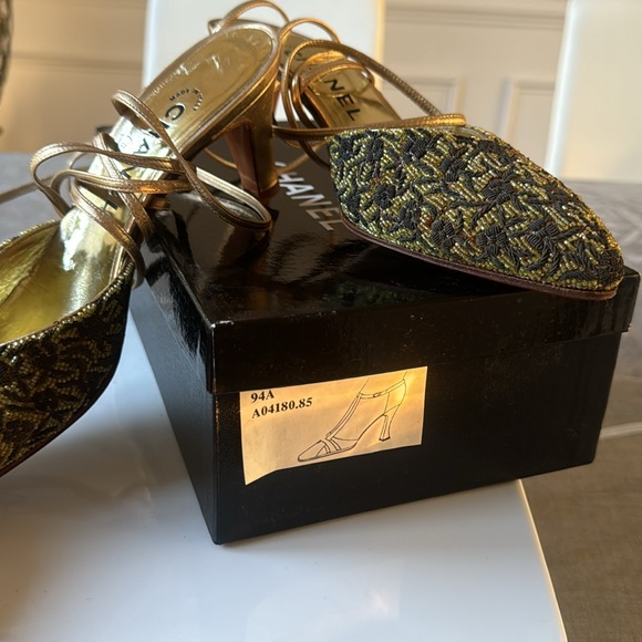 Chanel Lace-Up Sandal -- VINTAGE- 💯 Authentic Size 38 EXTREMELY RARE - Picture 15 of 17